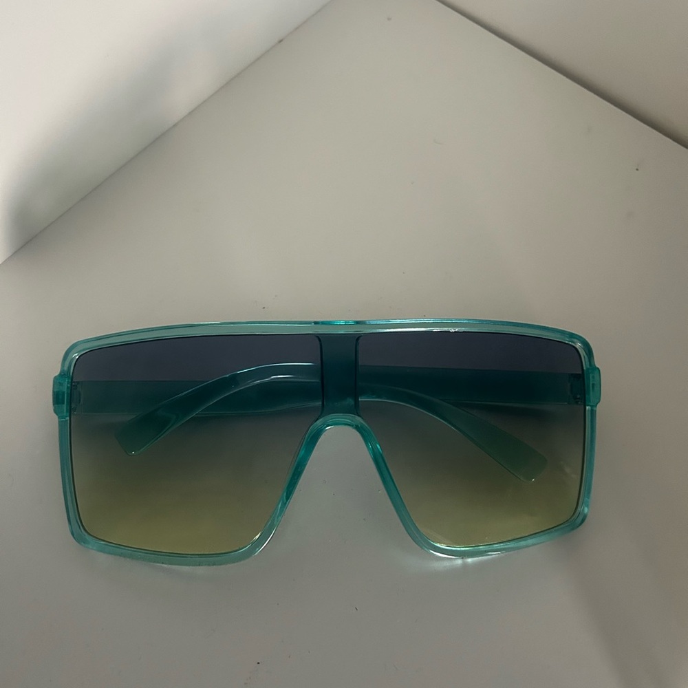 Stylish Teal Gradient Sunglasses